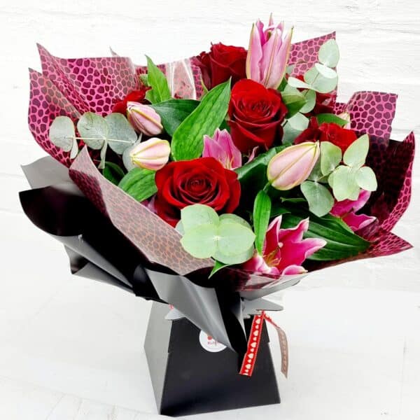 .Rose & Lily Hand-tied